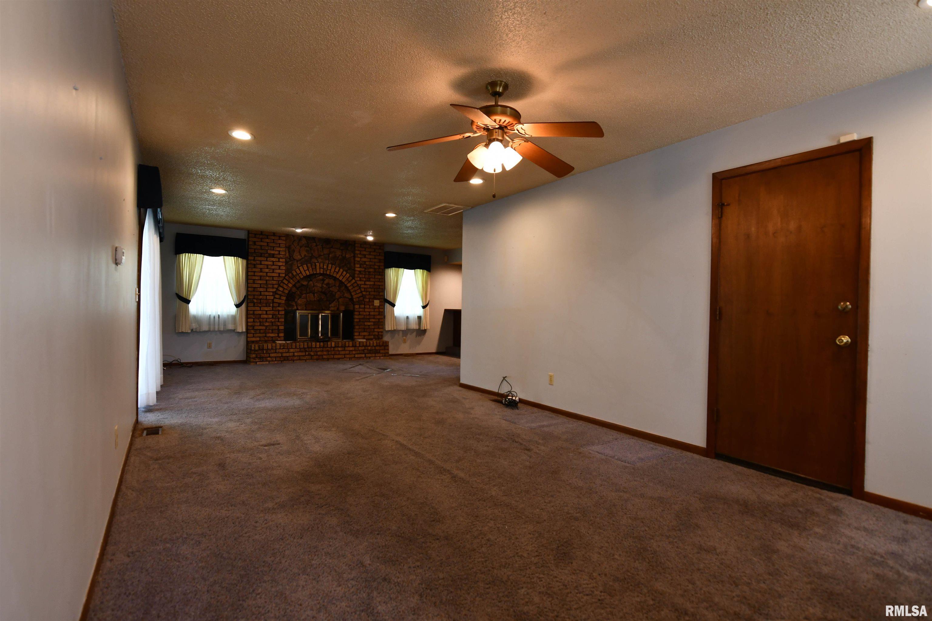 12 Diane Road Decatur, IL 62526 - Photo 7 of 40