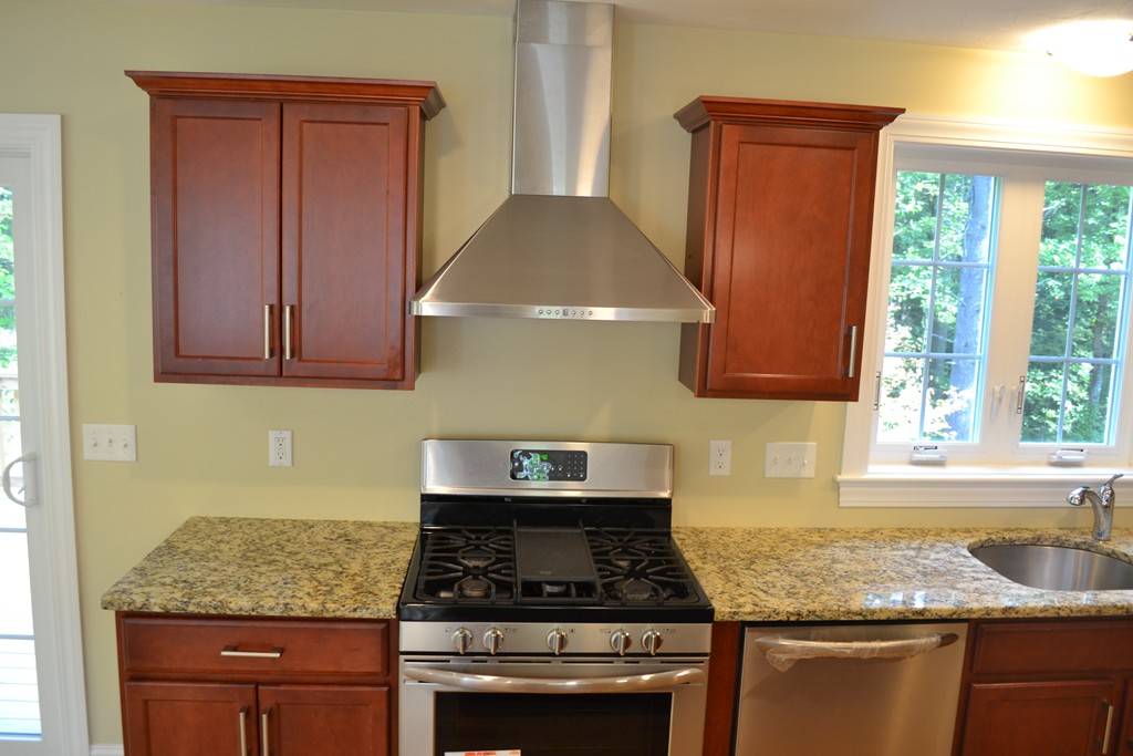 30 Stonehedge Road Franklin, MA 02038 - Photo 6 of 26 Gallery Image 6
