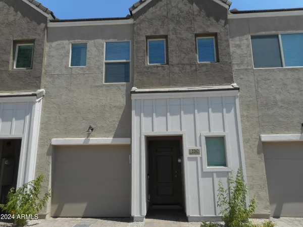 $1,775 | 2262 West El Caro Drive, Phoenix, AZ 85021