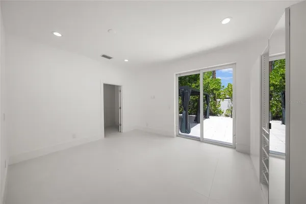 $12,000 | 3500 Bay Shore Road, Sarasota, FL 34234
