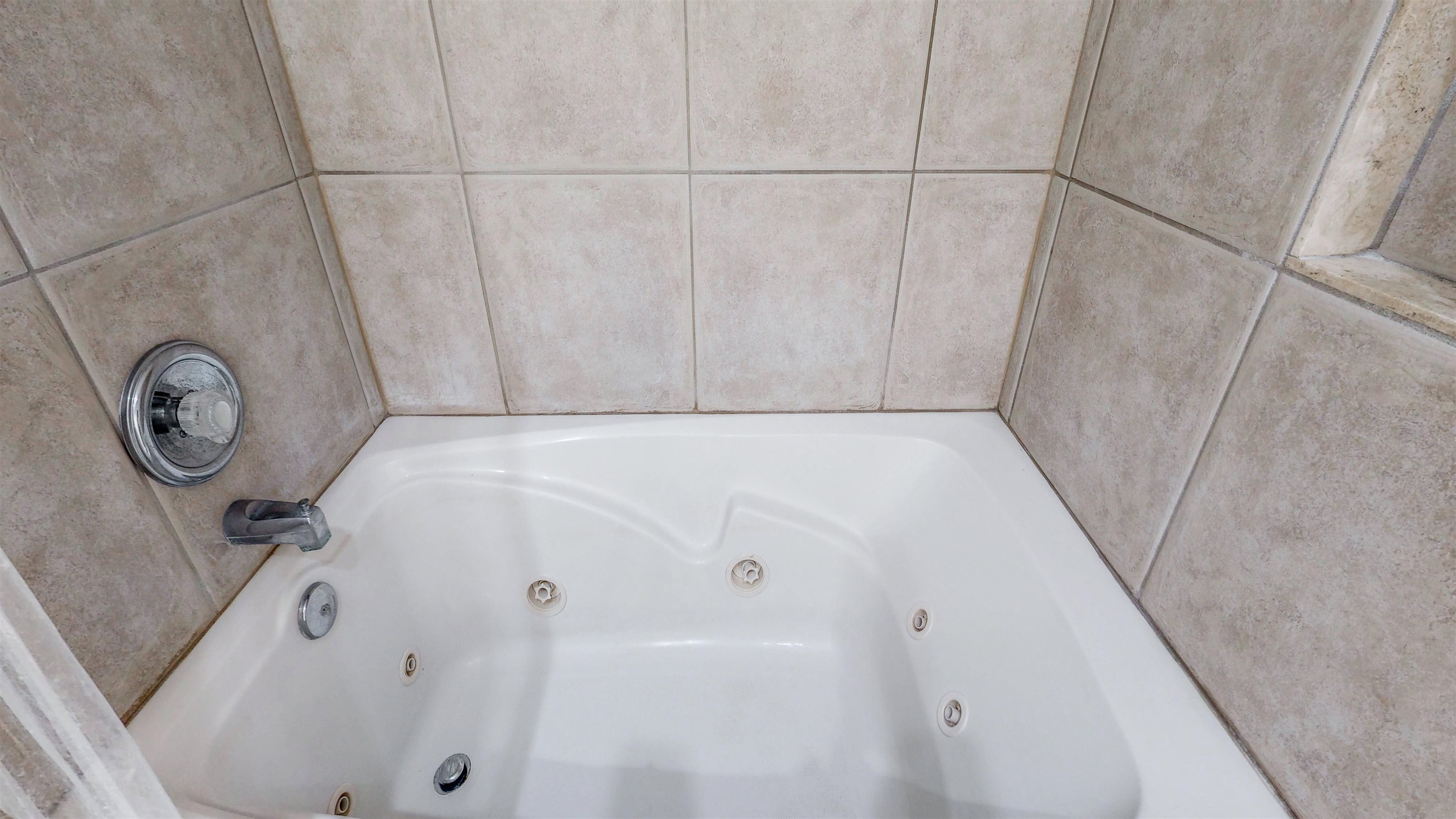 82 Village Las Palmas Circle St. Augustine, FL 32080 - Photo 39 of 58 Bathroom view of a jetted tub