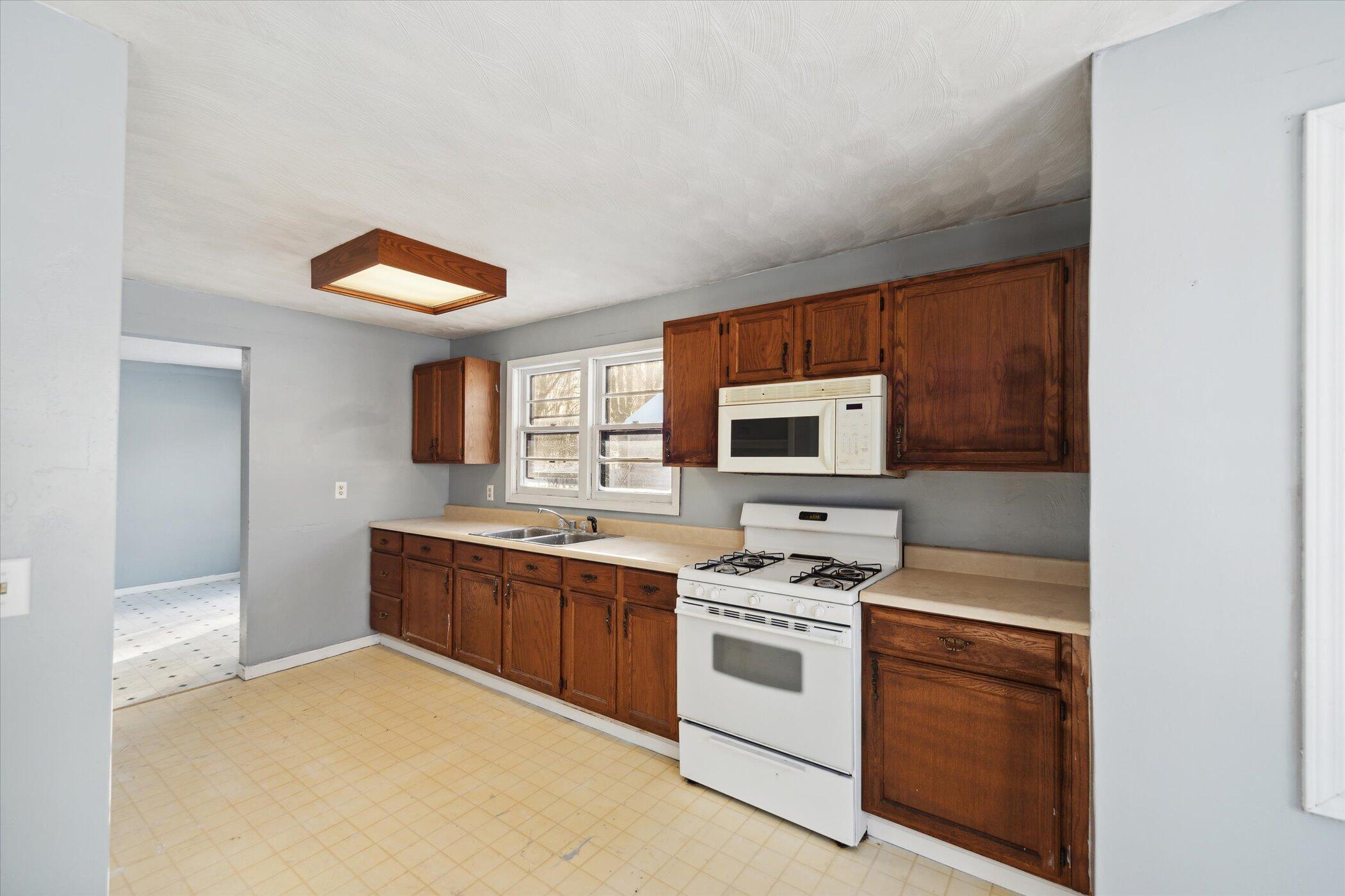 184 Morgan Road Battle Creek, MI 49017 - Photo 15 of 31 15-184-O-Dr-N-Battle-Creek-MI-49017-Wind