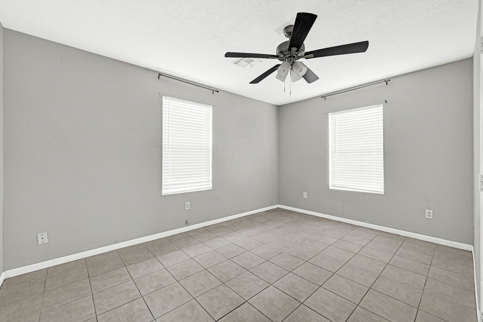 7330 Dallas Street Houston, TX 77011 - Photo 4 of 13