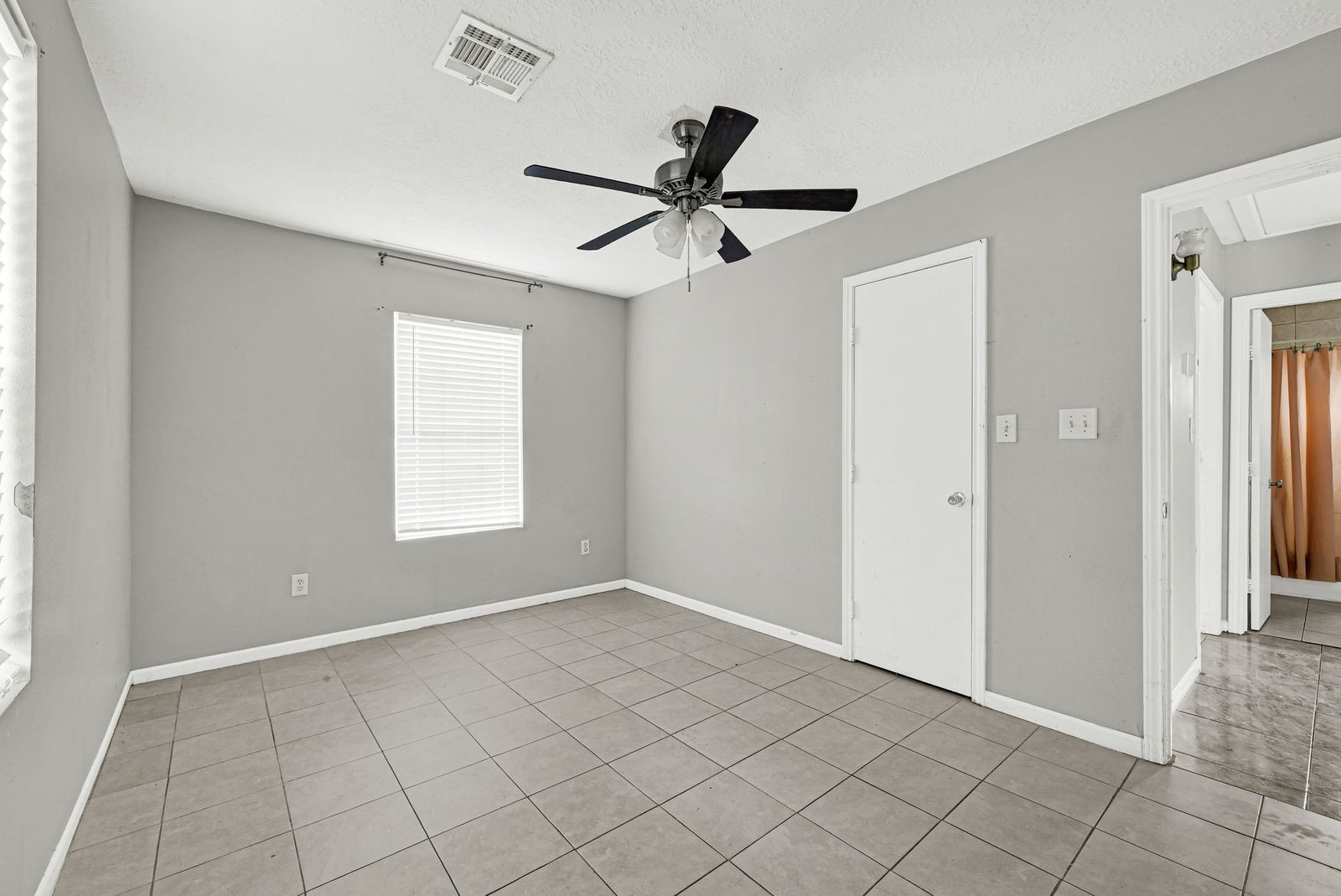 7330 Dallas Street Houston, TX 77011 - Photo 5 of 13