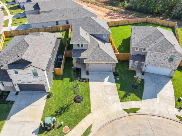 $2,275 | 6812 Hart Oak Court, Conroe, TX 77304