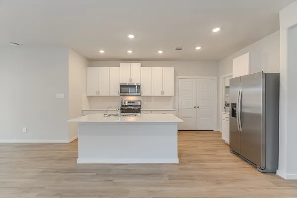 $2,275 | 6812 Hart Oak Court, Conroe, TX 77304