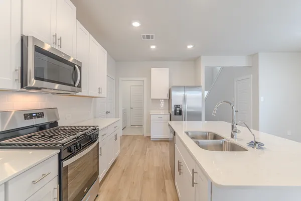 $2,275 | 6812 Hart Oak Court, Conroe, TX 77304