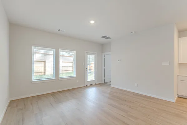 $2,275 | 6812 Hart Oak Court, Conroe, TX 77304