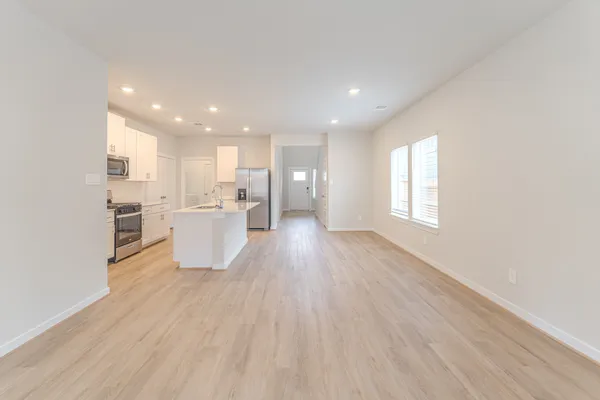 $2,275 | 6812 Hart Oak Court, Conroe, TX 77304