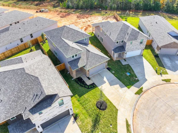 $2,275 | 6812 Hart Oak Court, Conroe, TX 77304