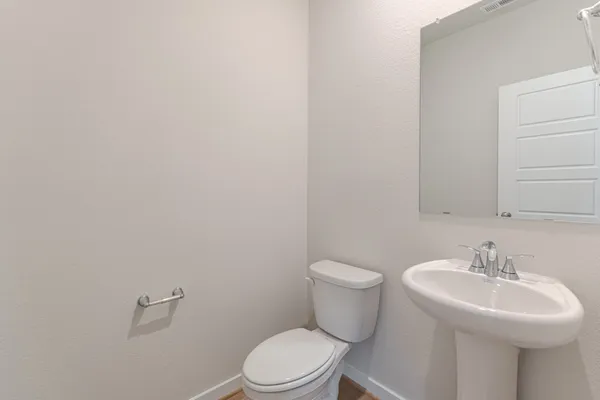 $2,275 | 6812 Hart Oak Court, Conroe, TX 77304