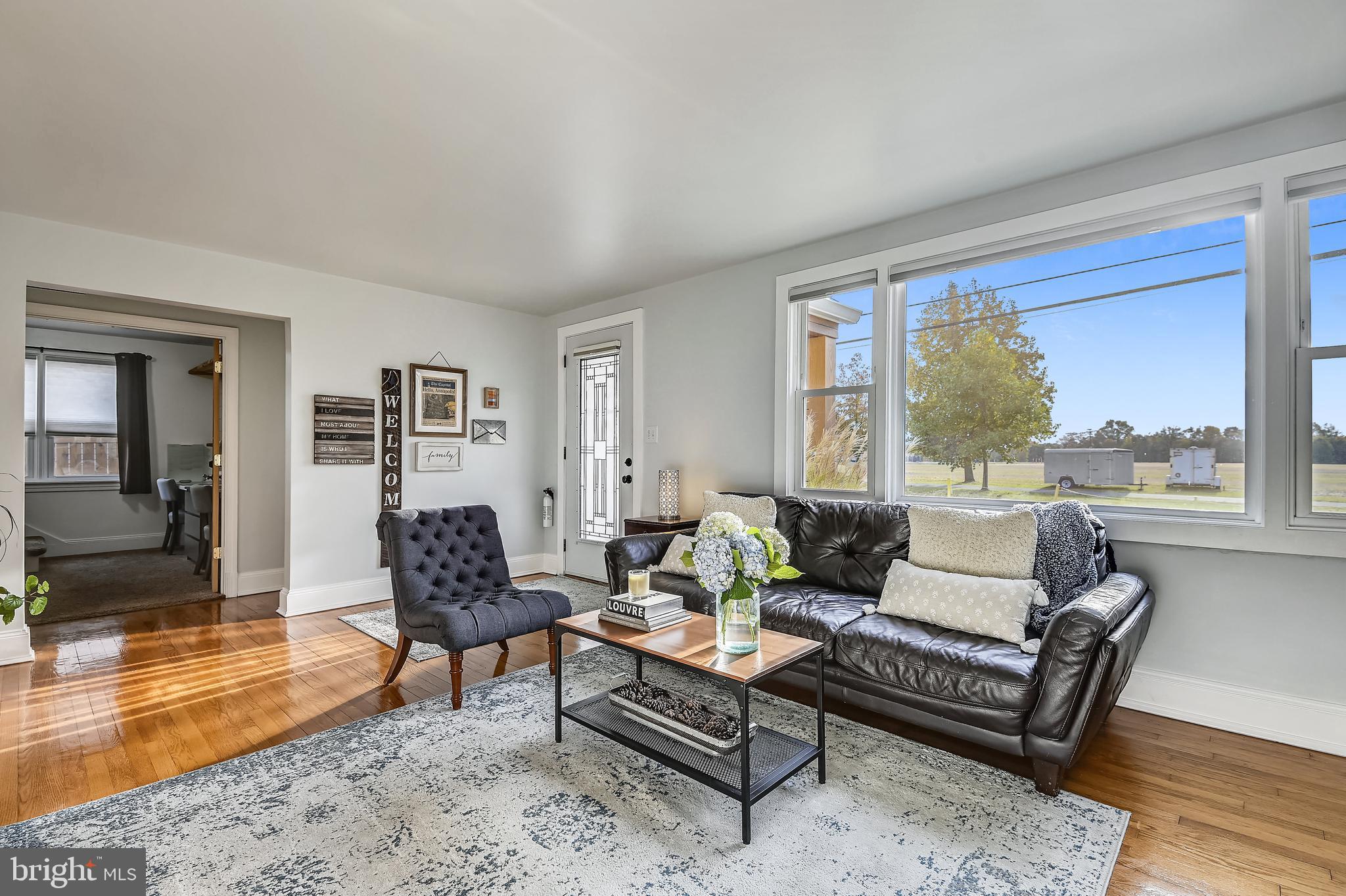 133 Farragut Road Annapolis, MD 21401 - Photo 2 of 31 Den Area