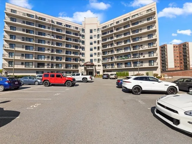 $299,000 | 133 Commander Shea Boulevard, Unit 609, Quincy, MA 02171