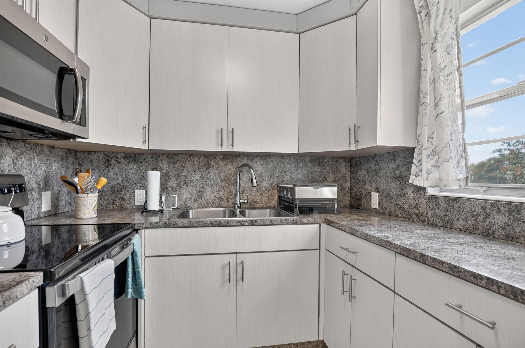 28 Brighton A, Unit 28 Boca Raton, FL 33434 - Photo 11 of 80 11-web-or-mls-DSC_1665