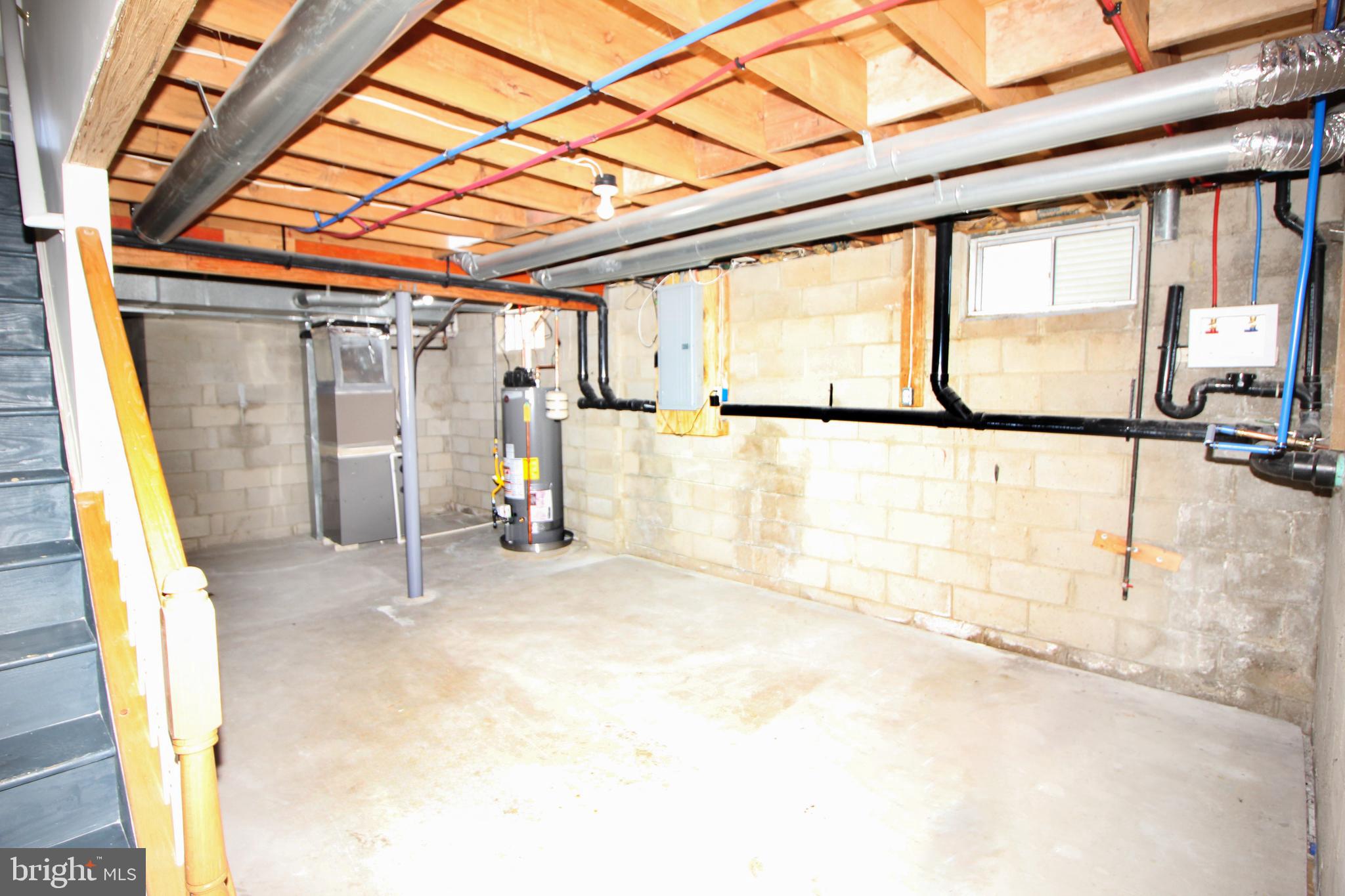 801 Taylor Street Riverside, NJ 08075 - Photo 26 of 34 a view of a indoor garage
