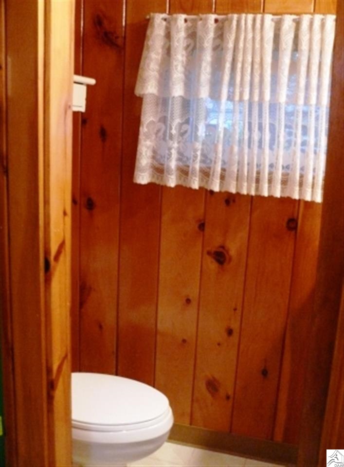 2219 Vermilion Road Duluth, MN 55803 - Photo 13 of 17 Main Floor 1/2 Bath