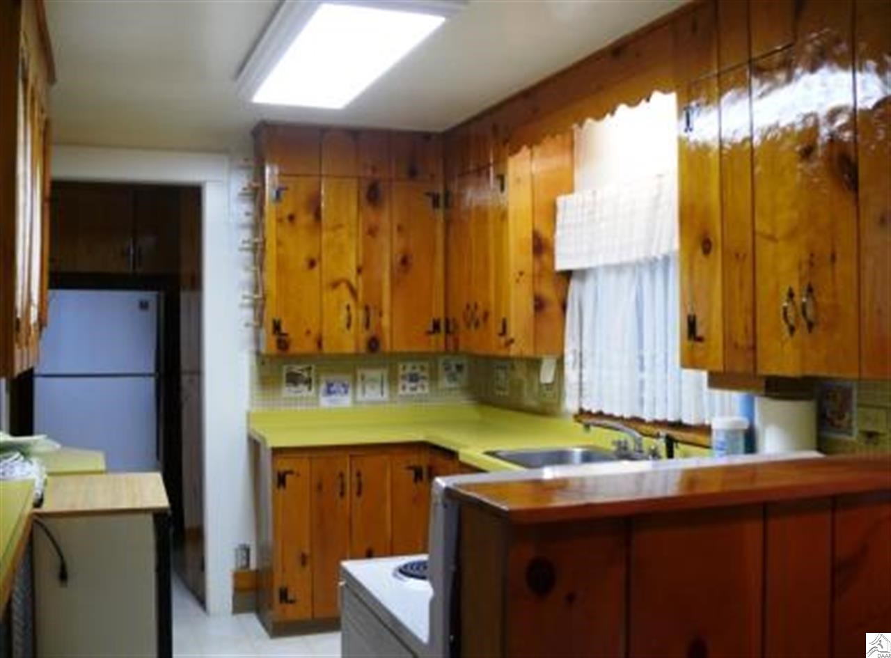 2219 Vermilion Road Duluth, MN 55803 - Photo 17 of 17 Kitchen