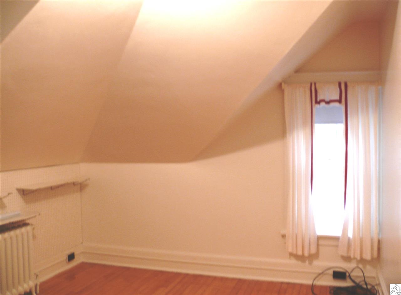 2219 Vermilion Road Duluth, MN 55803 - Photo 5 of 17 Bedroom