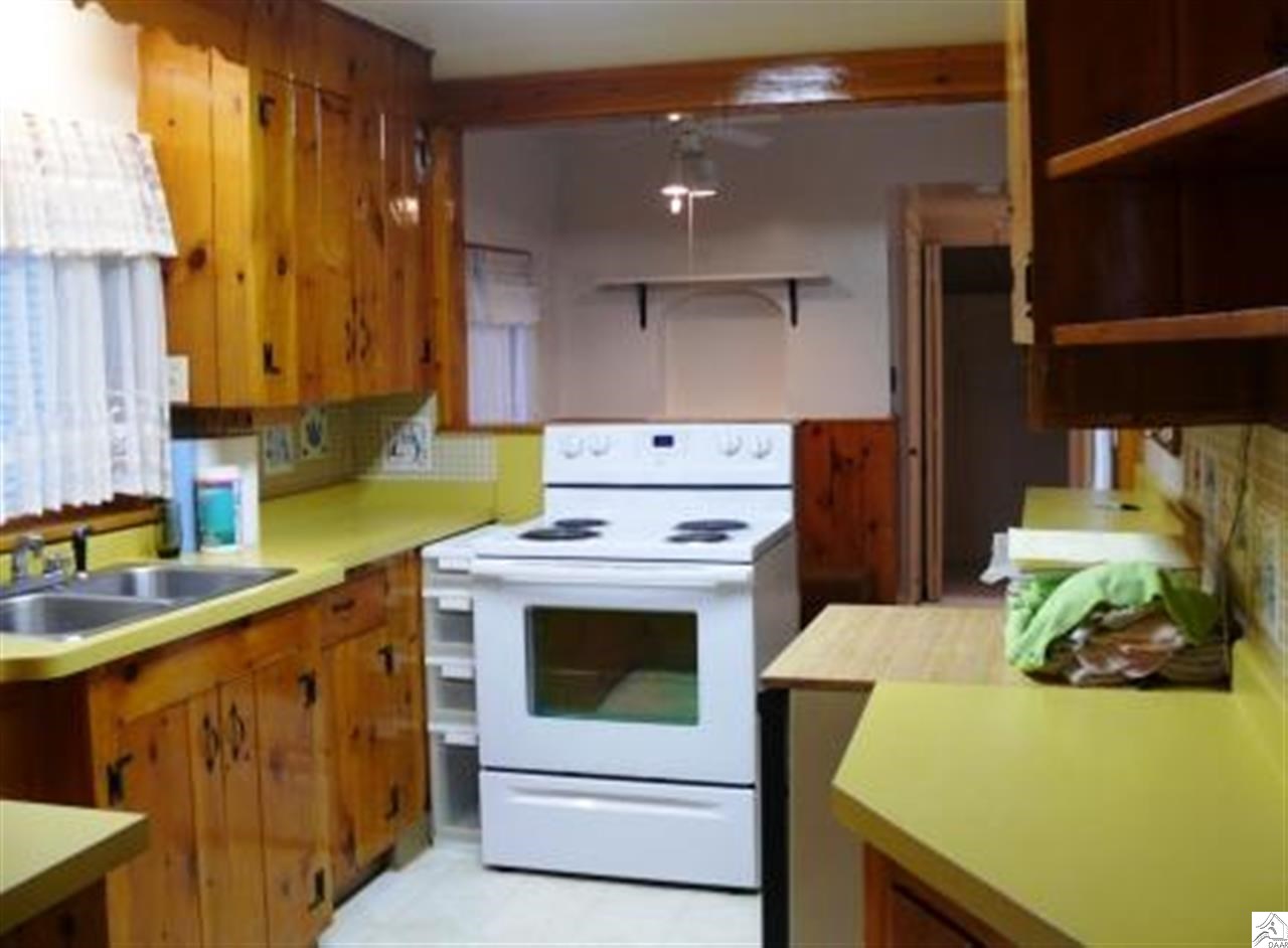 2219 Vermilion Road Duluth, MN 55803 - Photo 8 of 17 Kitchen