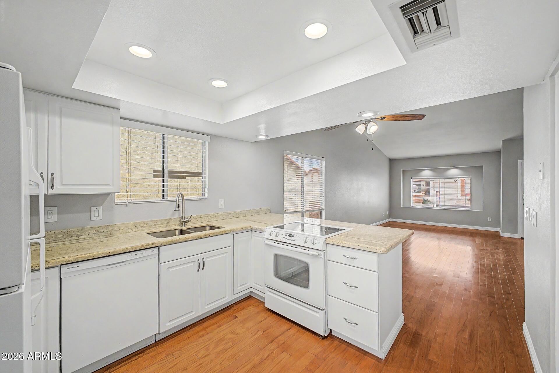 542 South Higley Road, Unit 61 Mesa, AZ 85206 - Photo 10 of 44