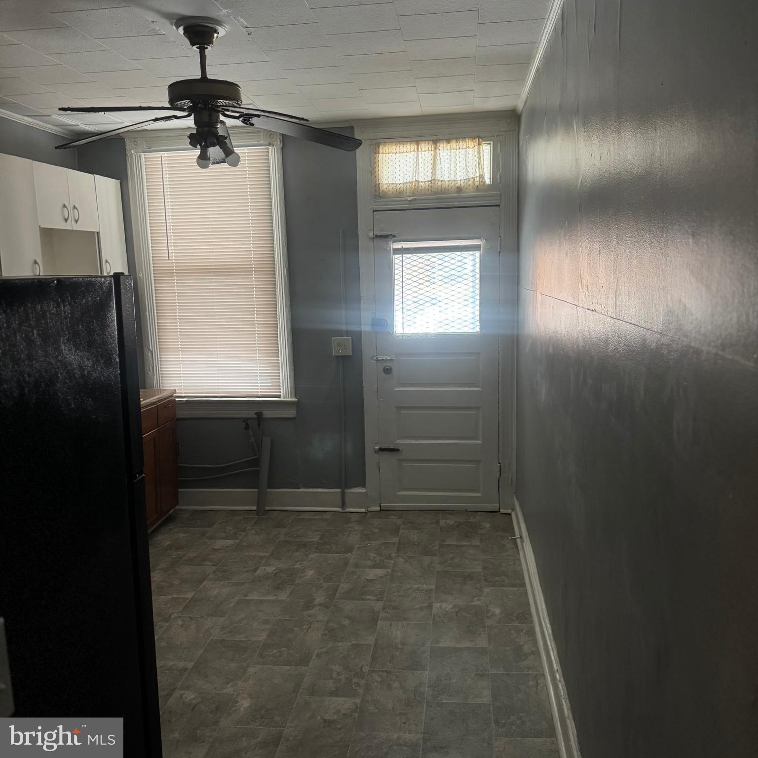 1812 North Payson Street Baltimore, MD 21217 - Photo 4 of 11 a view of hallway with window