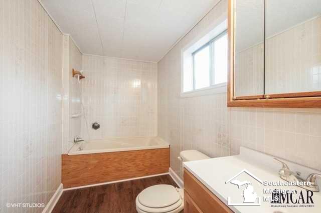 13148 Darling Road Milan, MI 48160 - Photo 14 of 23 21421403-13.JPG