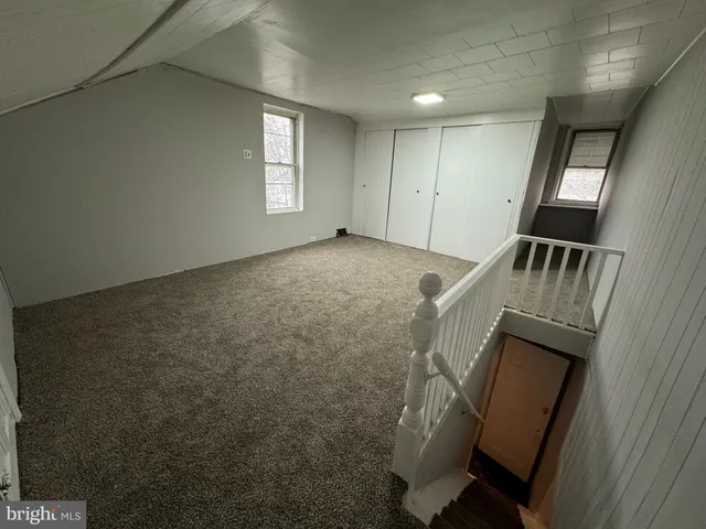 an entryway in a room