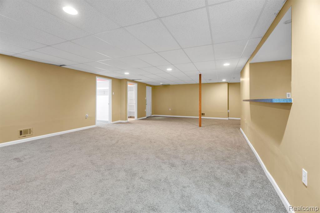 6573 Poppleton Road Canton, MI 48187 - Photo 27 of 39 6573 25