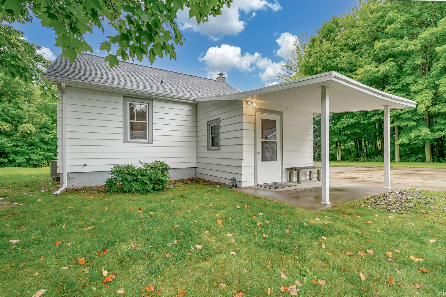 2591 West Thar Road Coloma, MI 49038 - Photo 28 of 36 WM2591thar-37