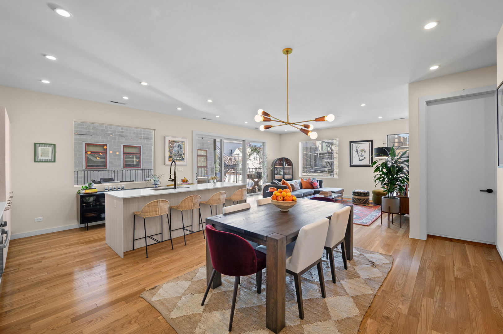 2016 West Rice Street, Unit 202 Chicago, IL 60622 - Photo 2 of 20