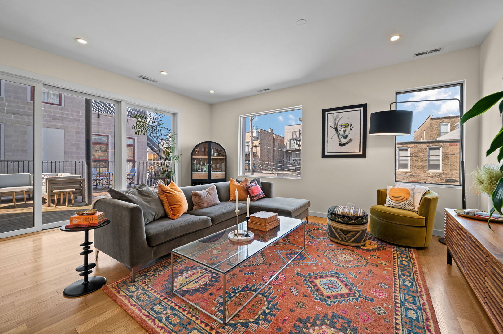 2016 West Rice Street, Unit 202 Chicago, IL 60622 - Photo 4 of 20