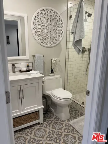 $2,100 | 4411 Radford Avenue, Studio City, CA 91607