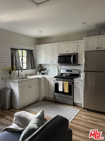 $2,100 | 4411 Radford Avenue, Studio City, CA 91607