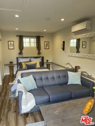 $2,100 | 4411 Radford Avenue, Studio City, CA 91607