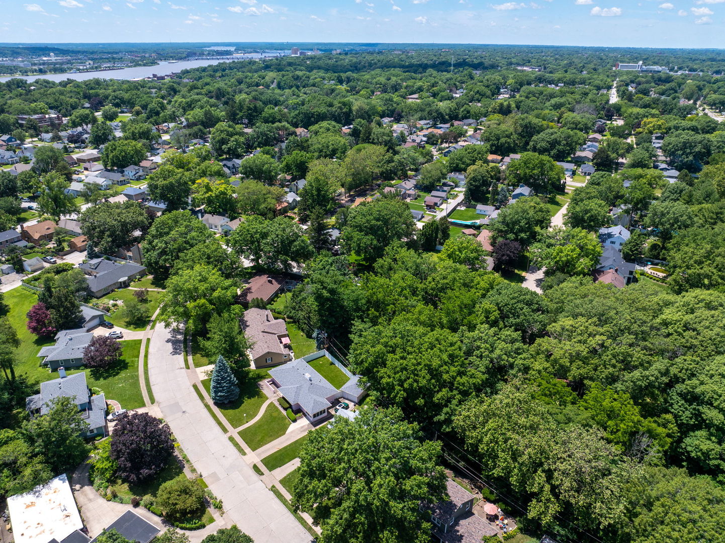 2140 Fairhaven Road Davenport, IA 52803 - Photo 47 of 56 Gallery Image 47