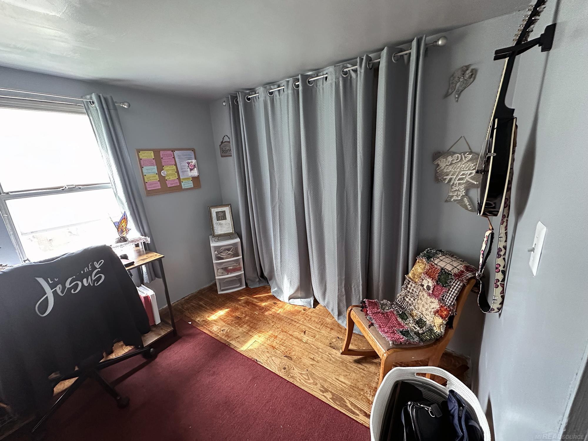 12131 Linden Road Linden, MI 48451 - Photo 8 of 24 50124223-7.JPG
