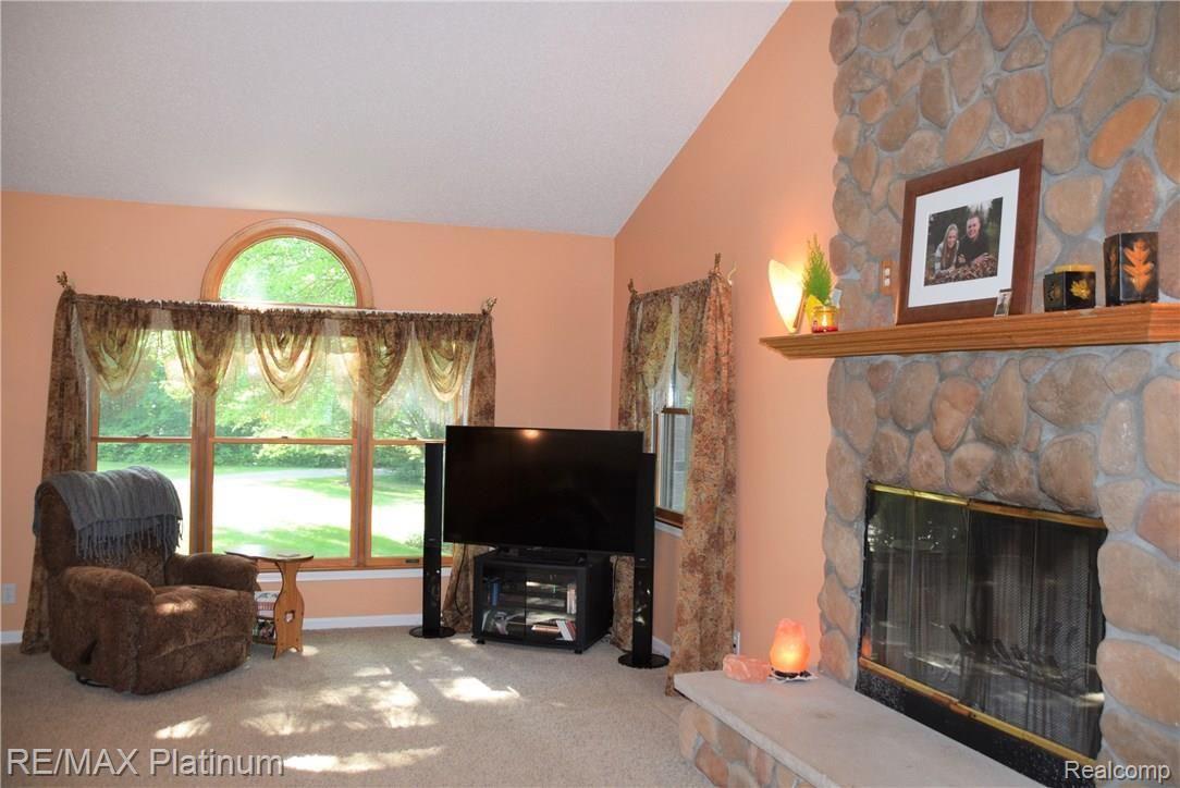 22270 Chubb Road Northville, MI 48167 - Photo 8 of 32 family room left.jpg