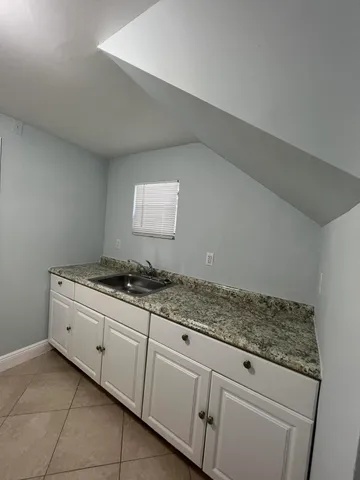 $1,400 | 508 57th Street, Unit 4, West Palm Beach, FL 33407