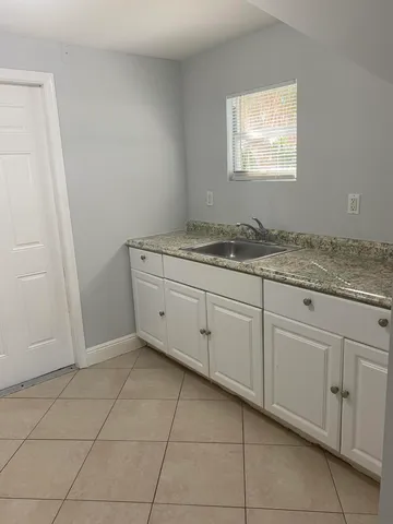 $1,400 | 508 57th Street, Unit 4, West Palm Beach, FL 33407