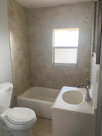 $1,400 | 508 57th Street, Unit 4, West Palm Beach, FL 33407