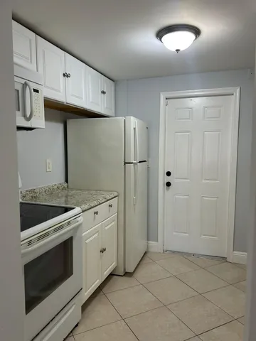 $1,400 | 508 57th Street, Unit 4, West Palm Beach, FL 33407