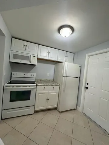 $1,400 | 508 57th Street, Unit 4, West Palm Beach, FL 33407