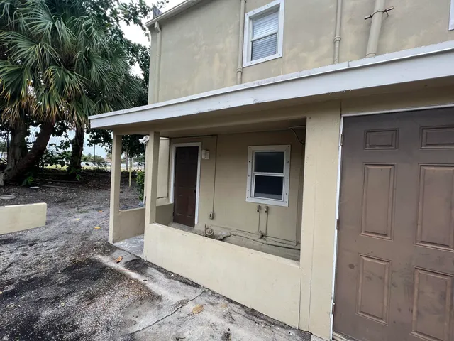 $1,400 | 508 57th Street, Unit 4, West Palm Beach, FL 33407