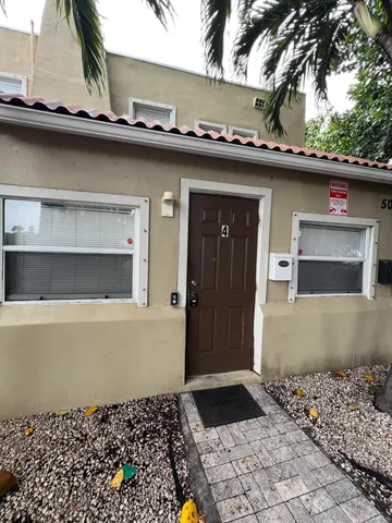 $1,400 | 508 57th Street, Unit 4, West Palm Beach, FL 33407