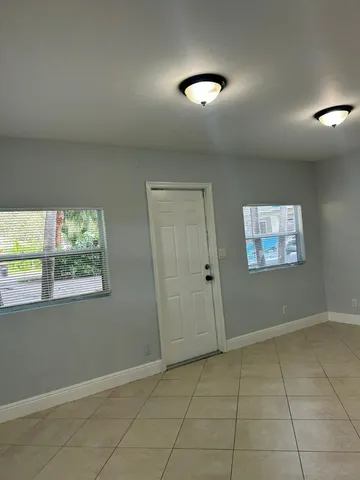 $1,400 | 508 57th Street, Unit 4, West Palm Beach, FL 33407