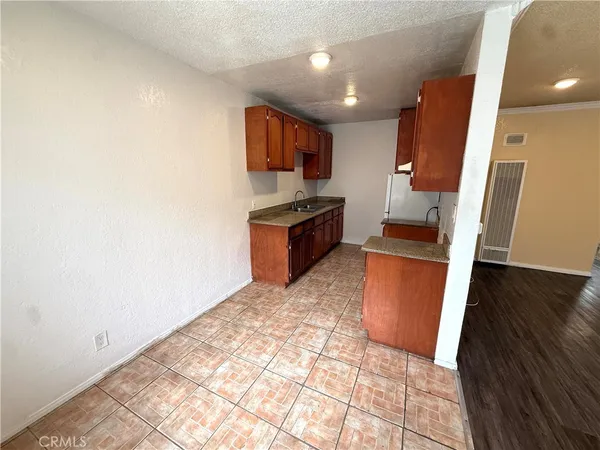 $1,625 | 10234 Woodworth Avenue, Unit 2, Inglewood, CA 90303