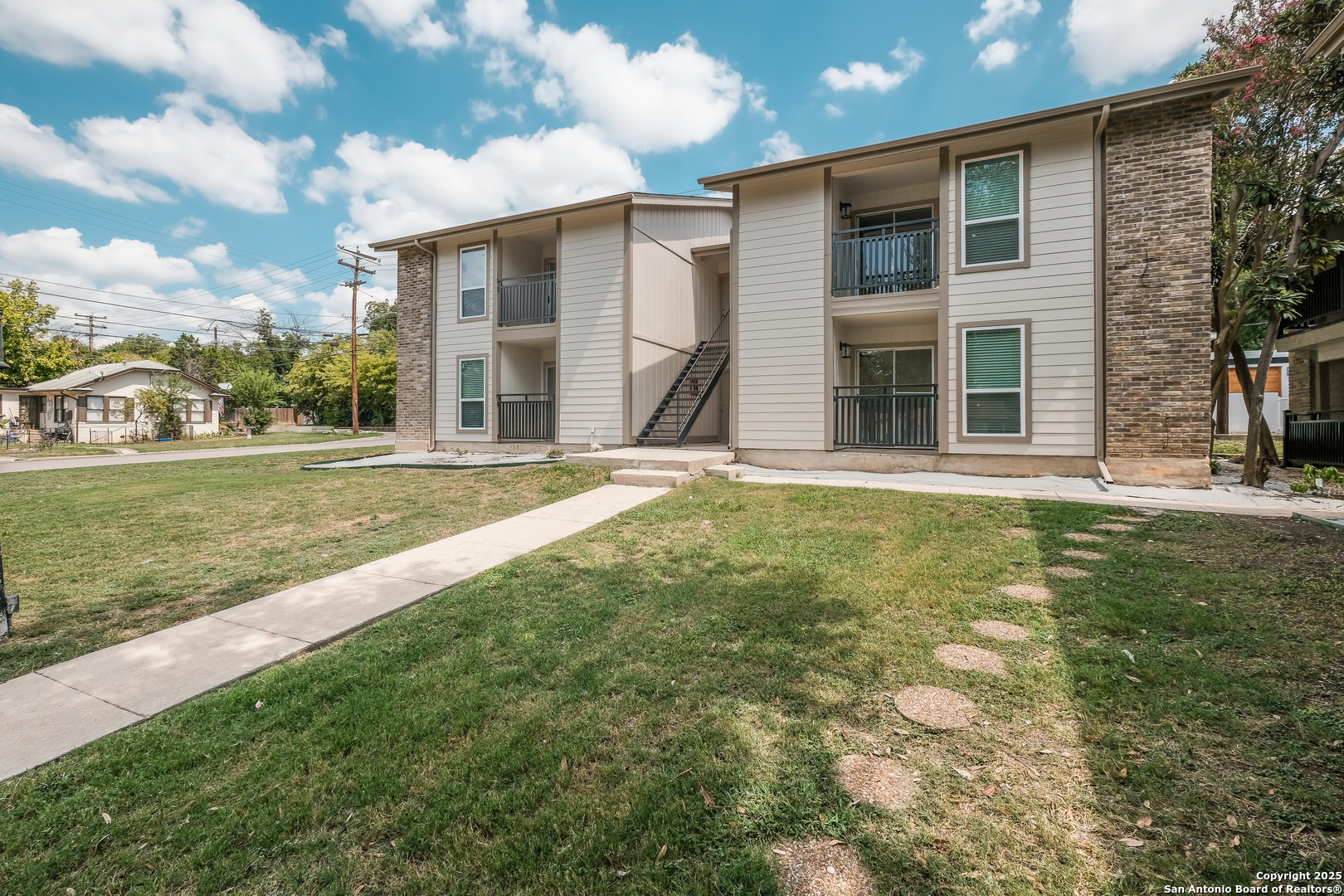 340 Montclair Street, Unit 103 Alamo Heights, TX 78209 - Photo 1 of 1