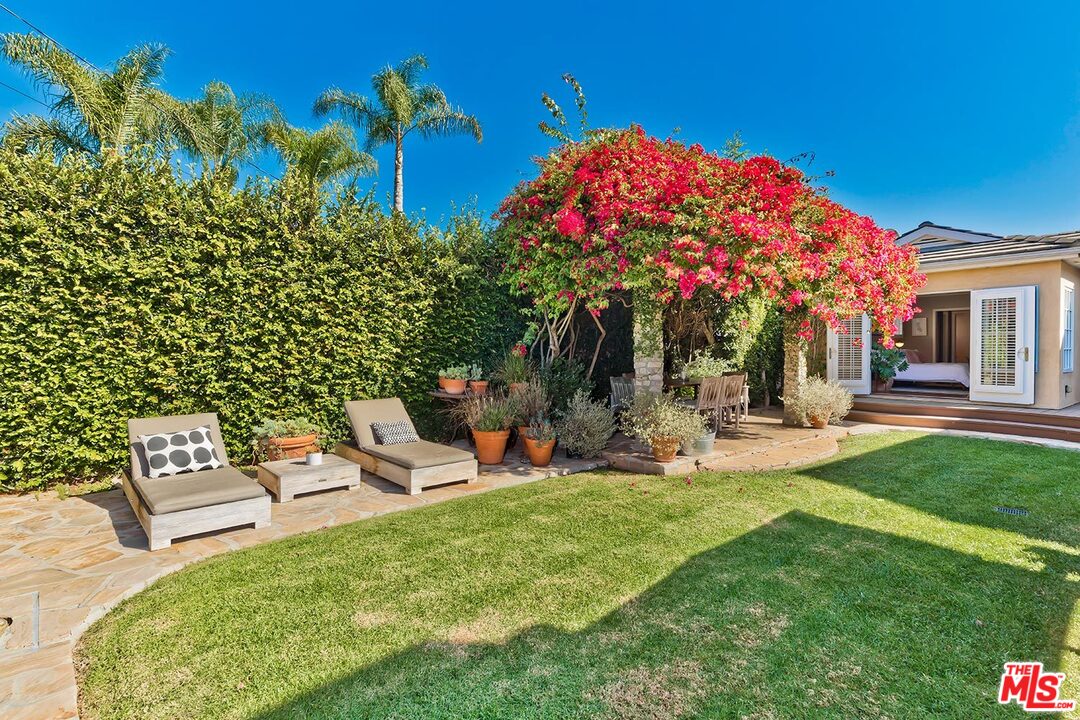 10629 Rountree Road Los Angeles, CA 90064 - Photo 37 of 37 a view of a house with backyard porch and sitting area