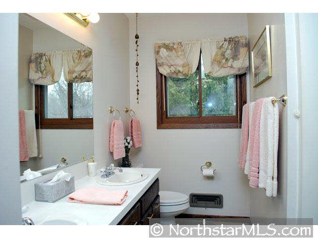7581 Lakeside Road Northeast Fridley, MN 55432 - Photo 8 of 10