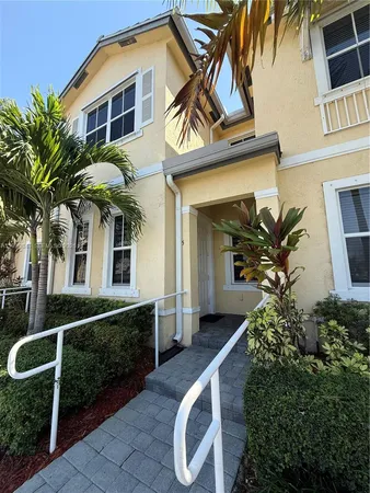 $2,300 | 134 Northeast 28th Terrace, Unit 6, Homestead, FL 33033